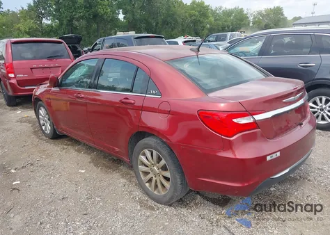 2012 Chrysler 200 Touring z USA, uszkodzony, nr VIN 1C3CCBBB5CN180747